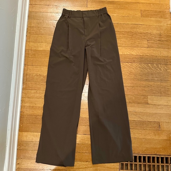 Alo Yoga High Waist Pursuit Trouser - XS - Espresso - Picture 1 of 6